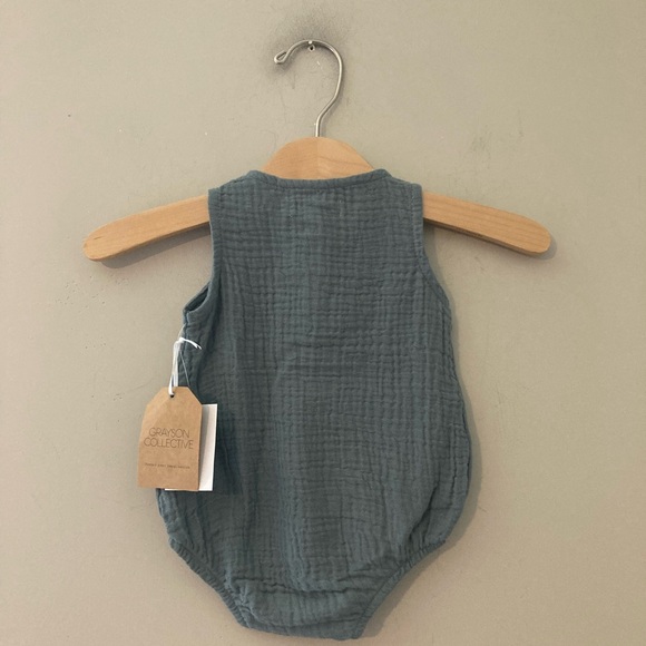 $12 ADD ON‎ grayson collective muslin sleeveless romper newborn Zara Mini Boden - Picture 2 of 2